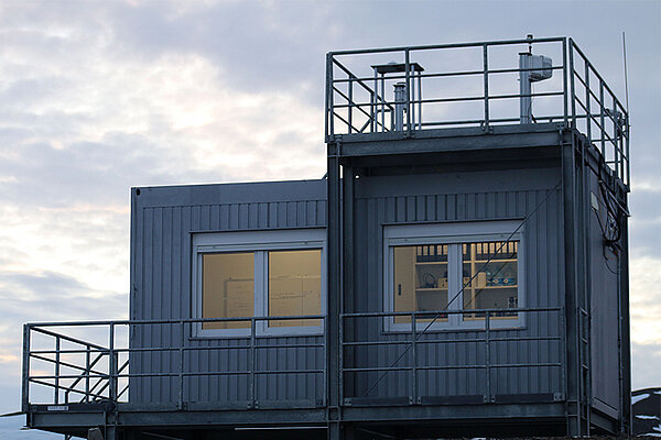 Laborcontainer als Forschungsstation in der Arktis Laborcontainer als Forschungsstation in der Arktis